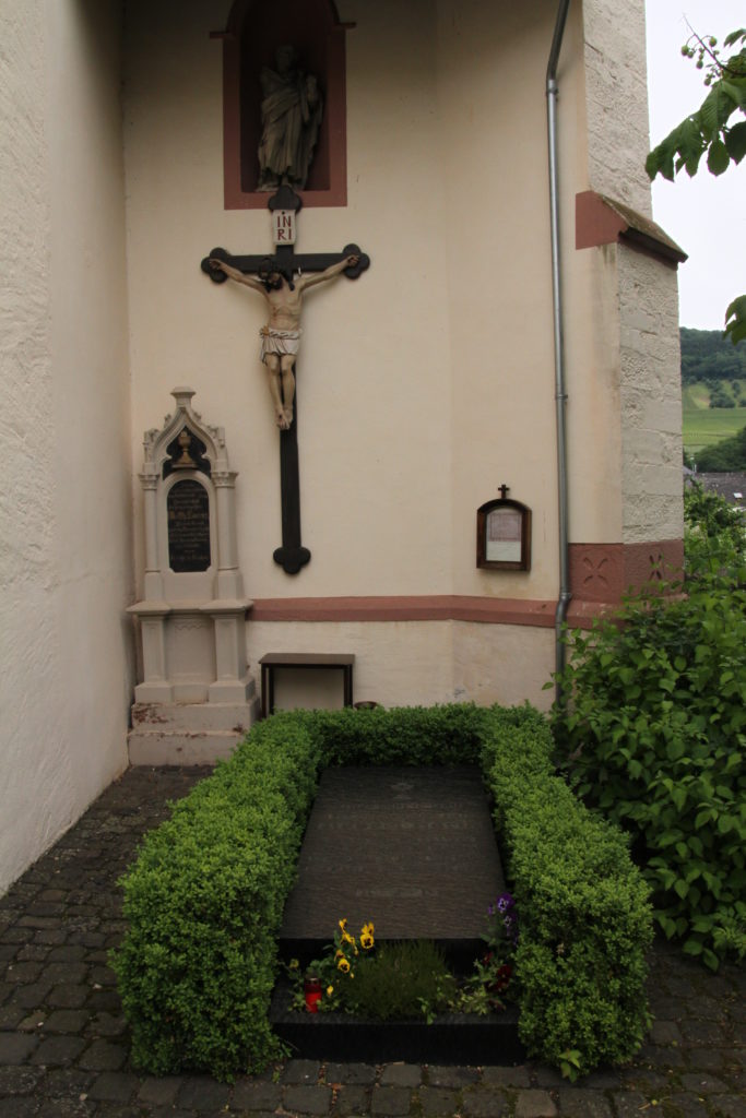 01a. Grabstätte Pastor Harth u. Lorenz