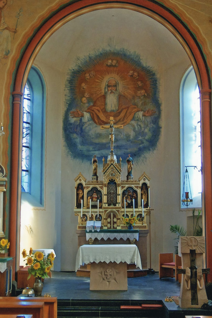 Altarraum der Pfarrkirche St. Rochus